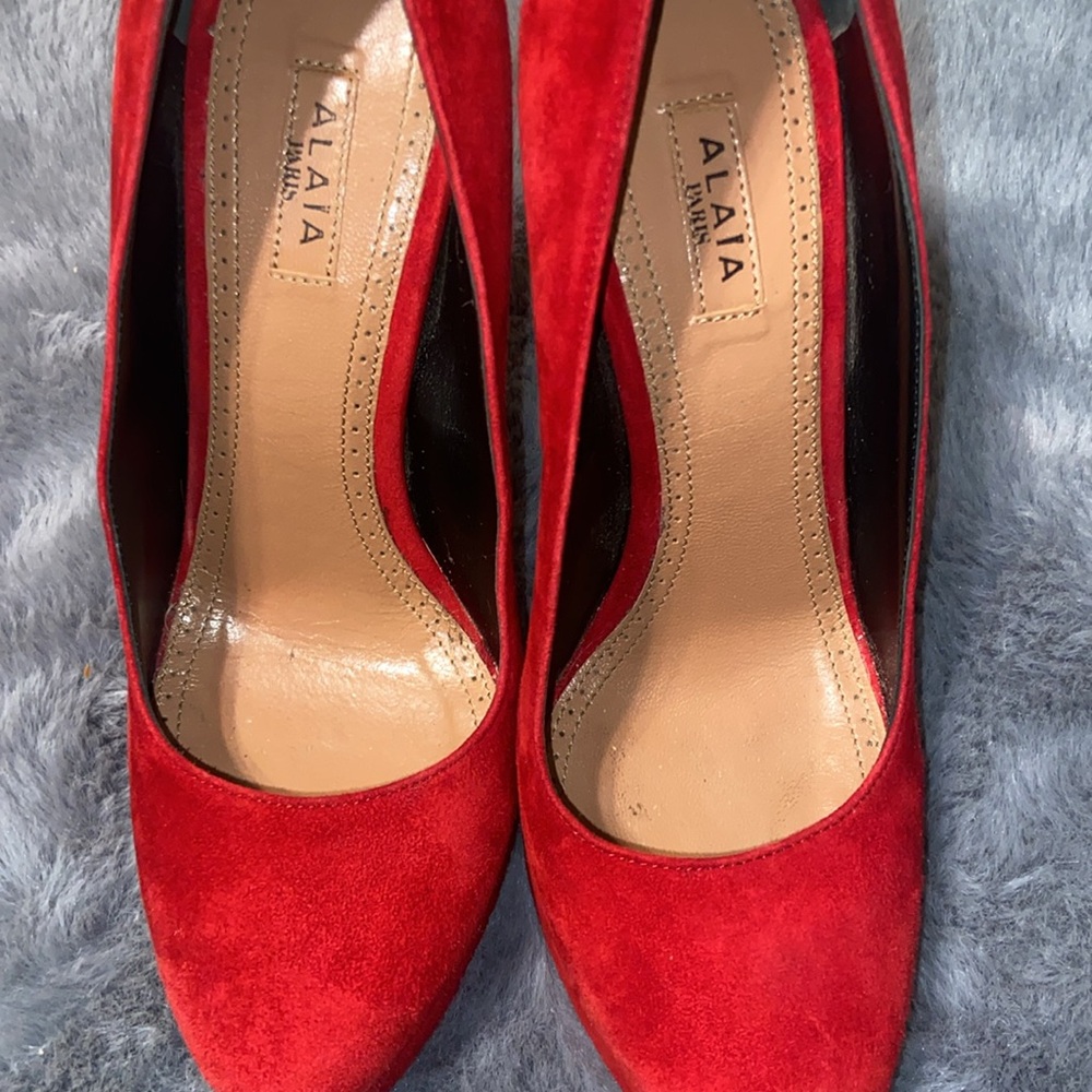Gorgeous Deep Red Suede Alaia Pumps!! SZ 6 - Picture 6 of 6